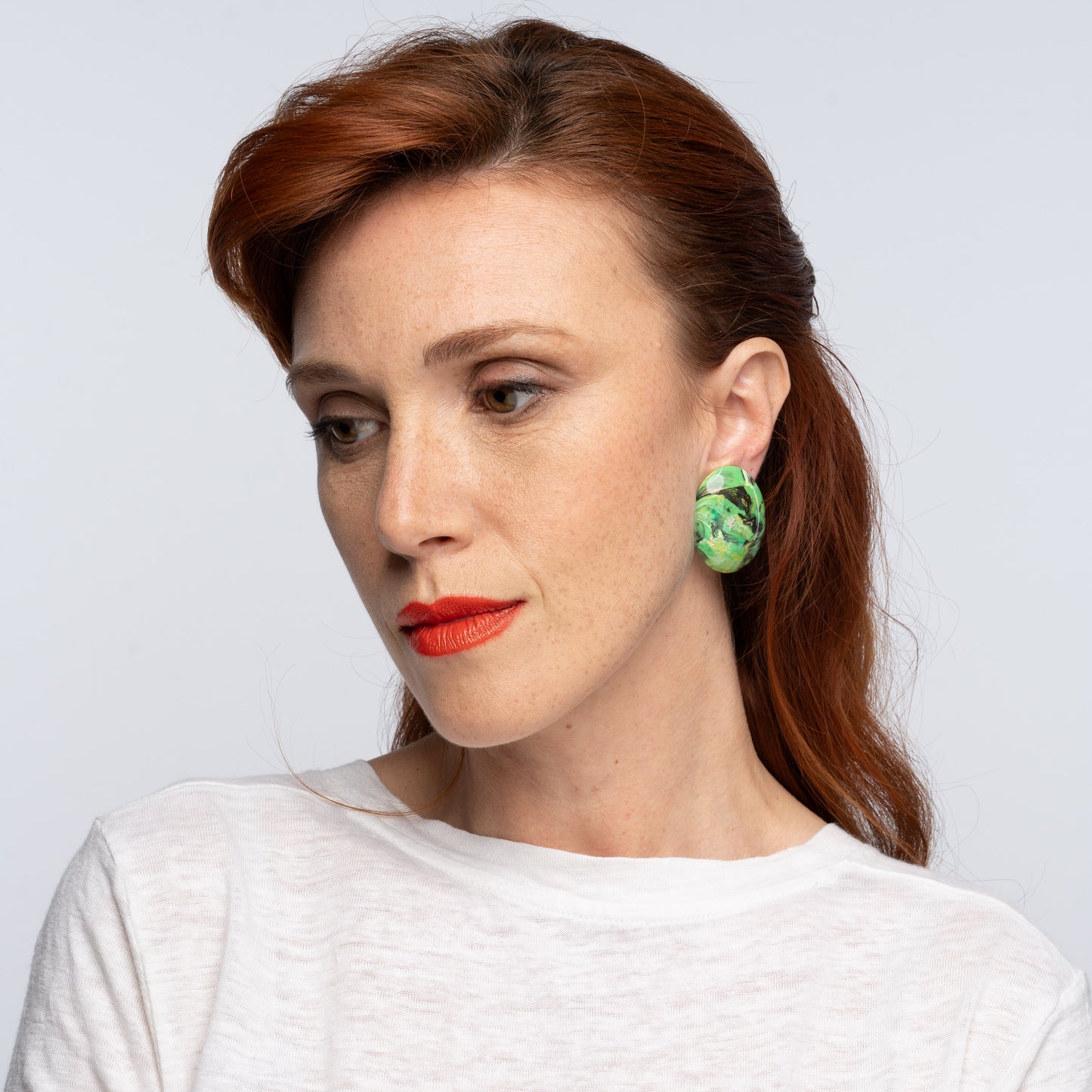 ירוק משויש אובל