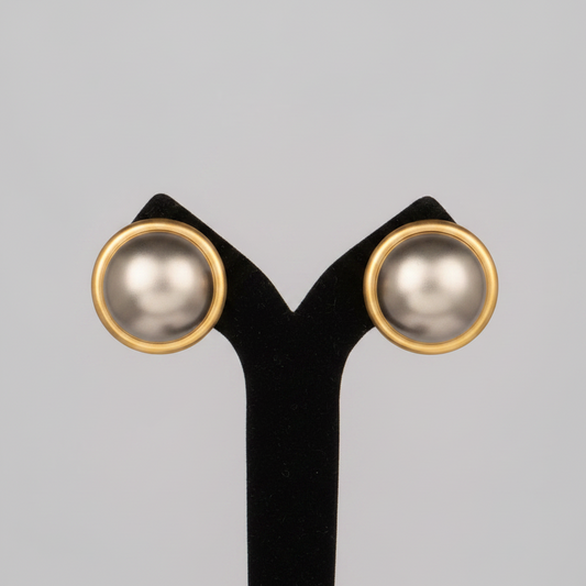 Button Silver and Gold