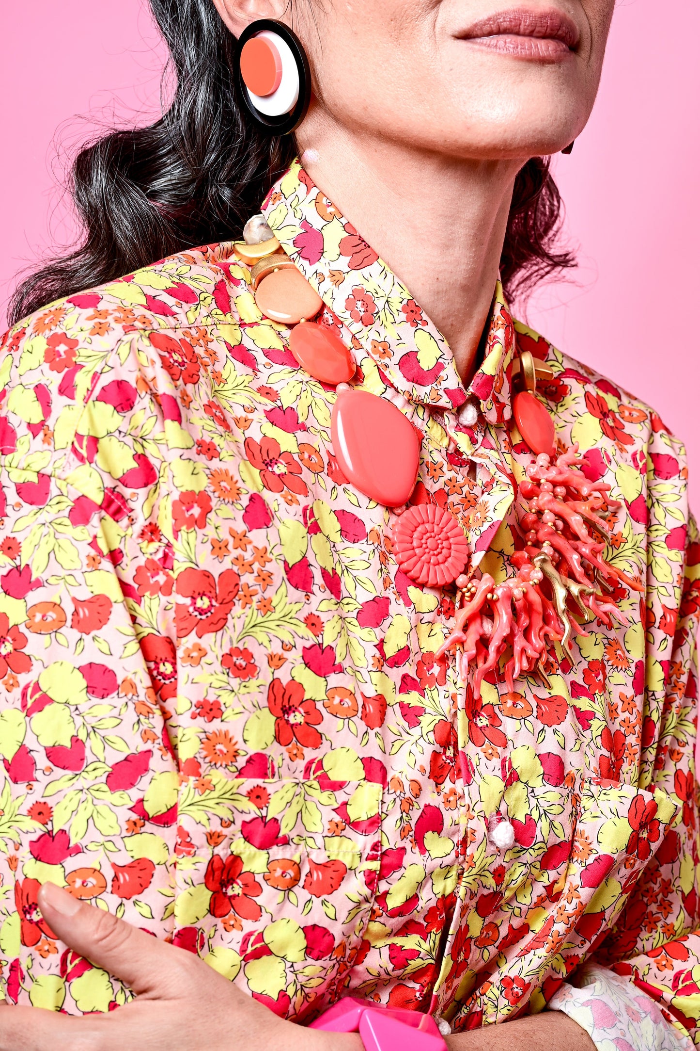 כתום שבתאי/שחור-שחור