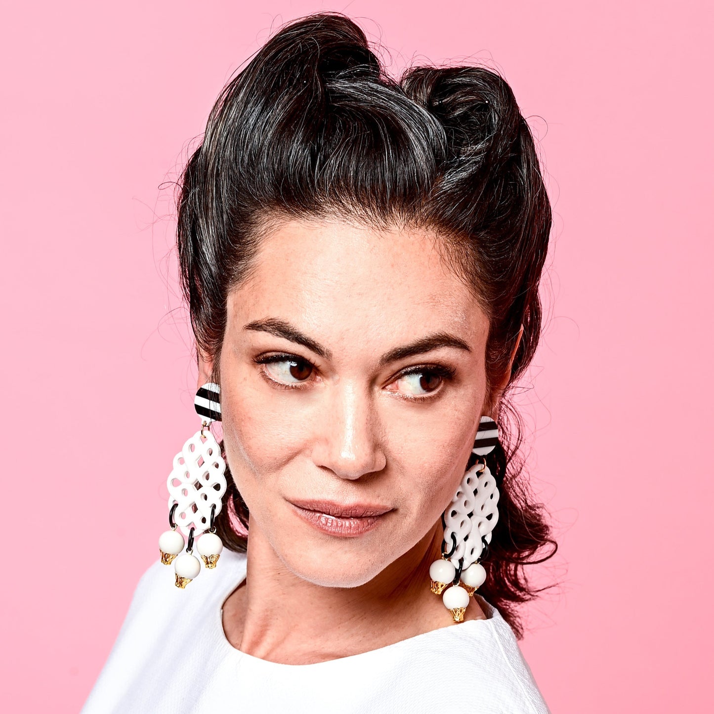 דנטל השלישי אדום