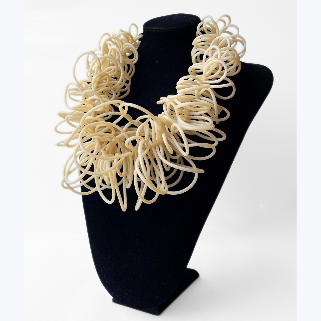 מאיה אייבורי