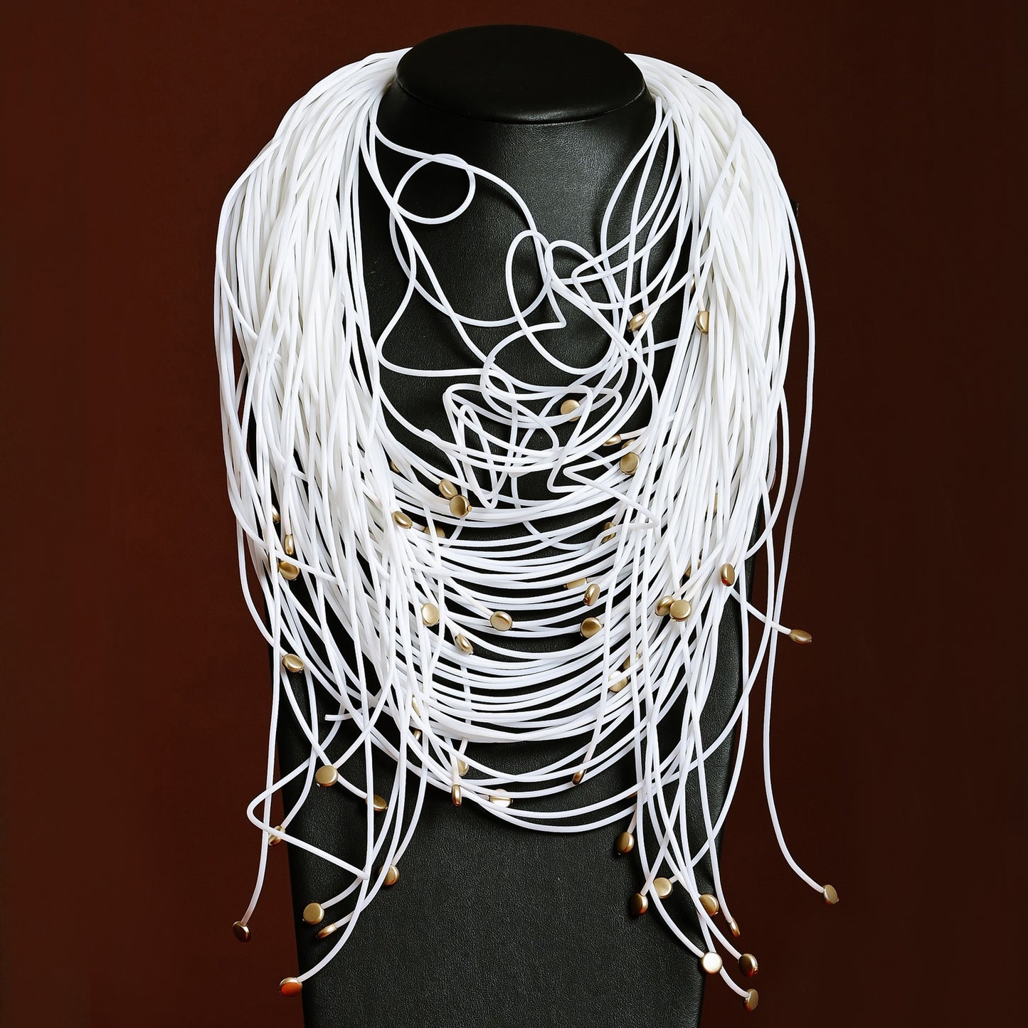 אאורה ווייט