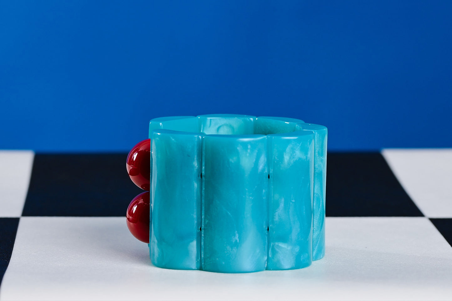 קוקה טורקיז עם אדום