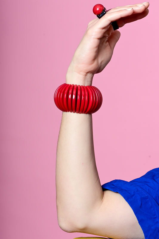 בארי הכל אדום