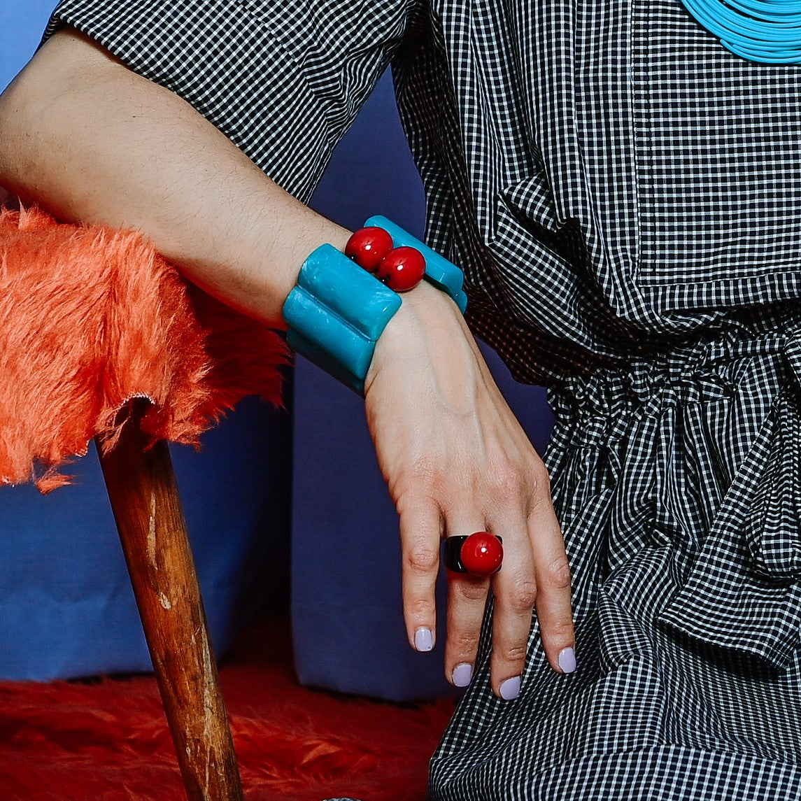 קוקה טורקיז עם אדום