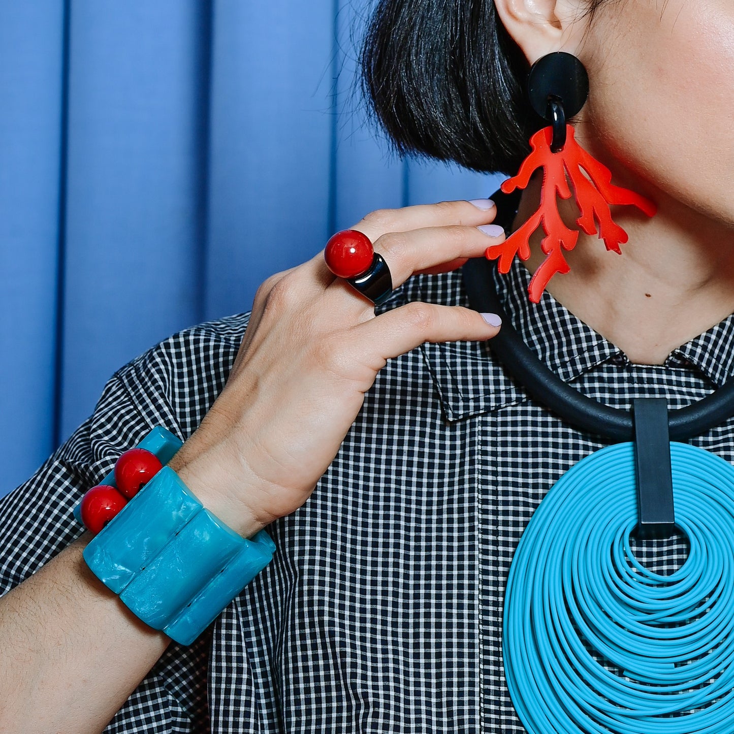 קוקה טורקיז עם אדום