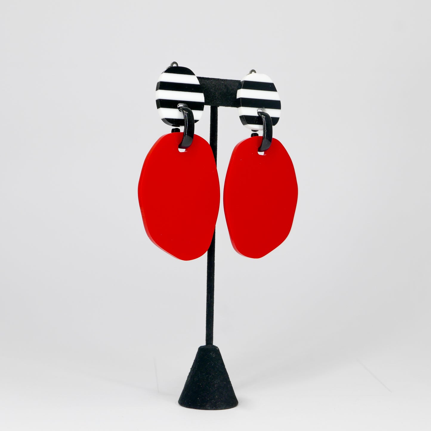 ג'יין רד ופסים שחורים