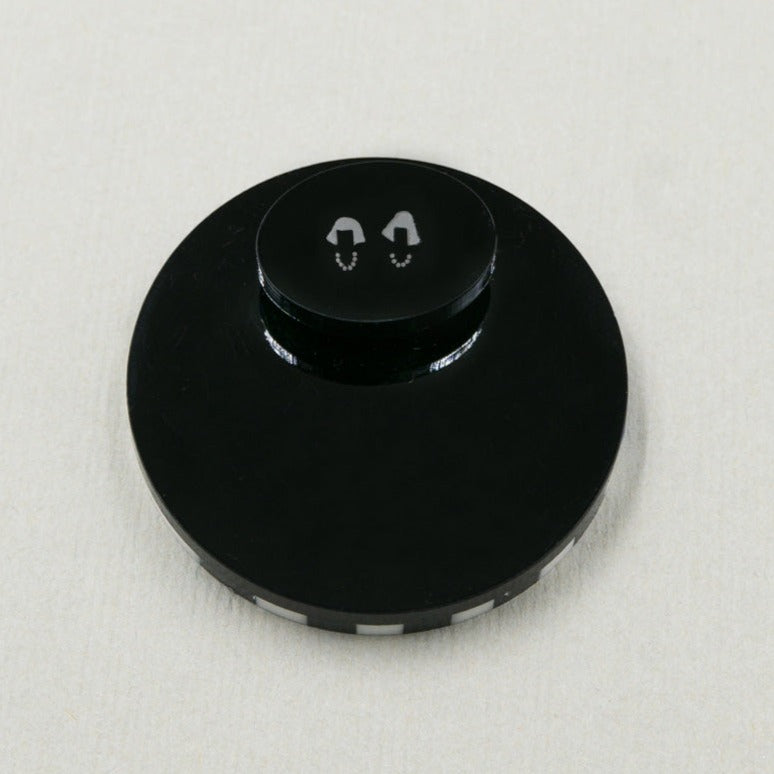 אדום רעם ושחור-צבע