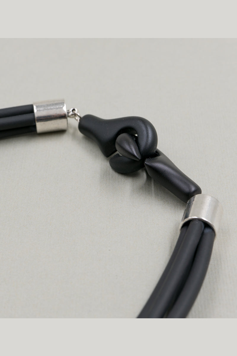 מובי טוליפס שחור וזהב