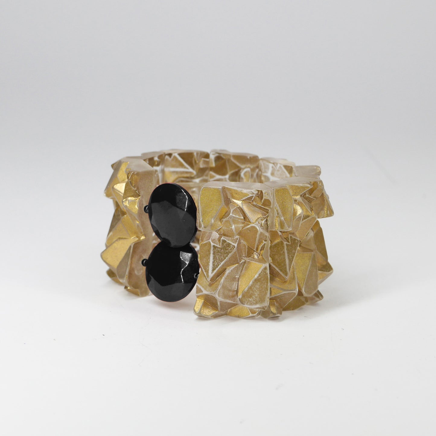 זהב רוקי עם שחור