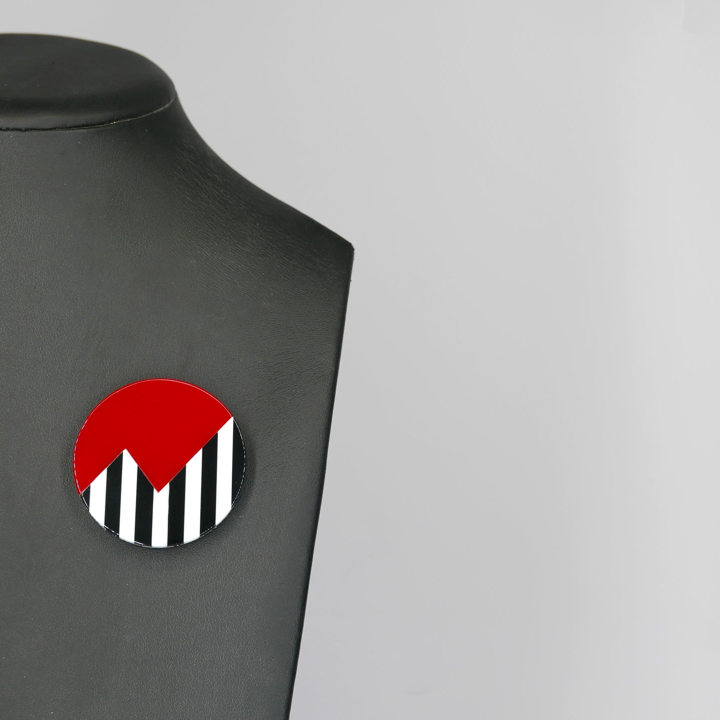 אדום רעם ושחור-צבע