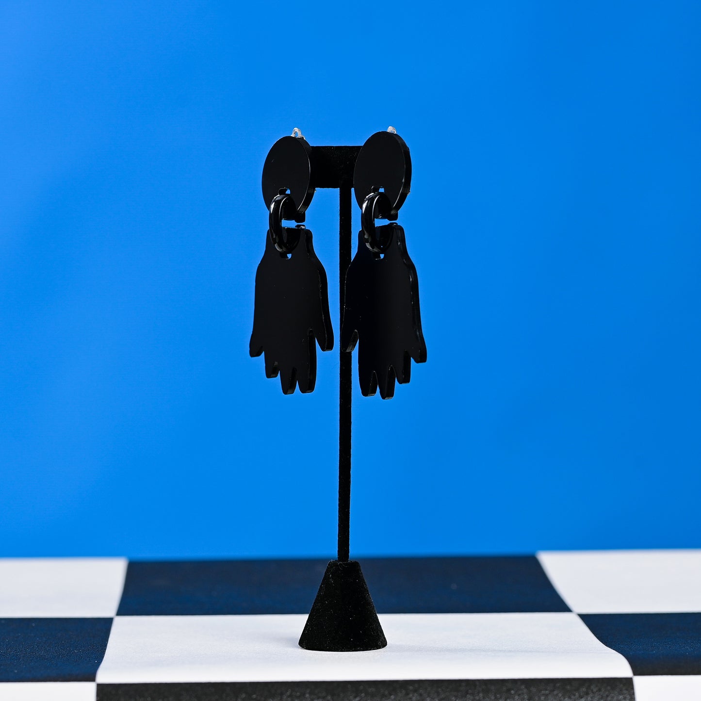 ידיים שחורות