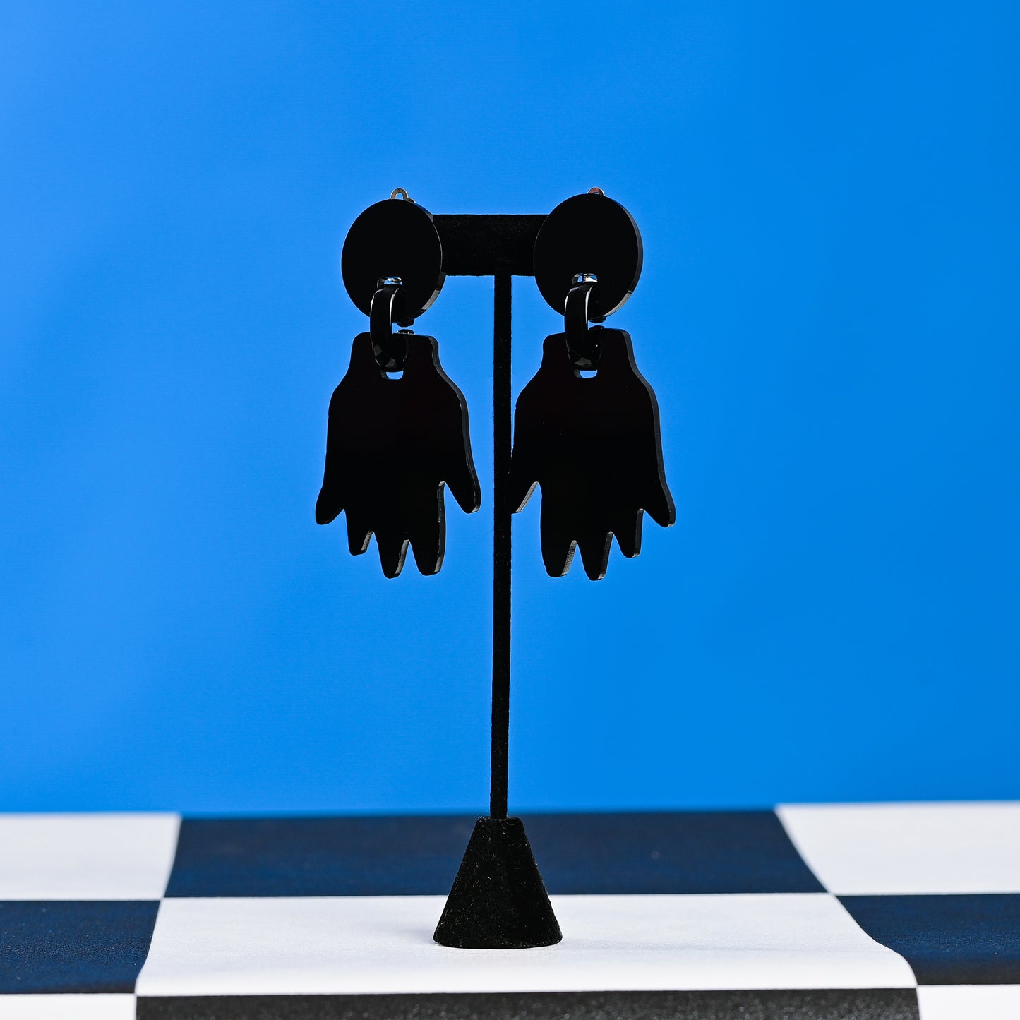 ידיים שחורות