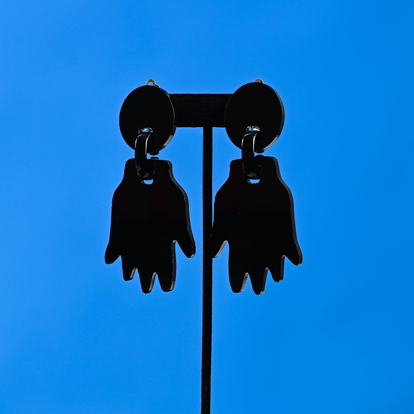 ידיים שחורות