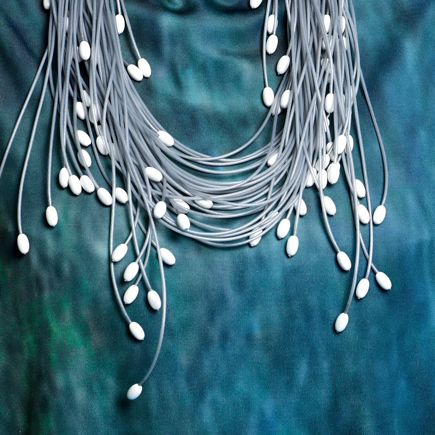 Aura Grey / Pearls